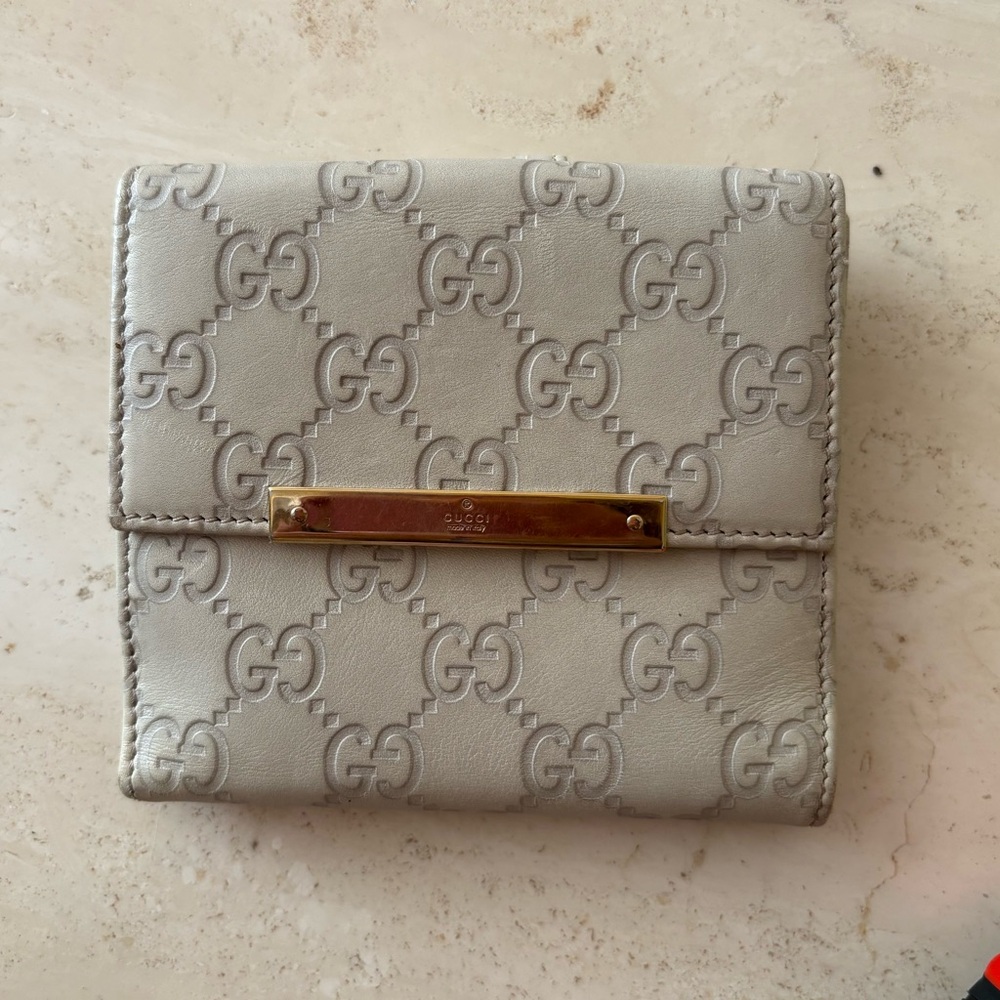 Gucci Embossed GG Leather Compact Wallet in Pale Gray with Gold Bar